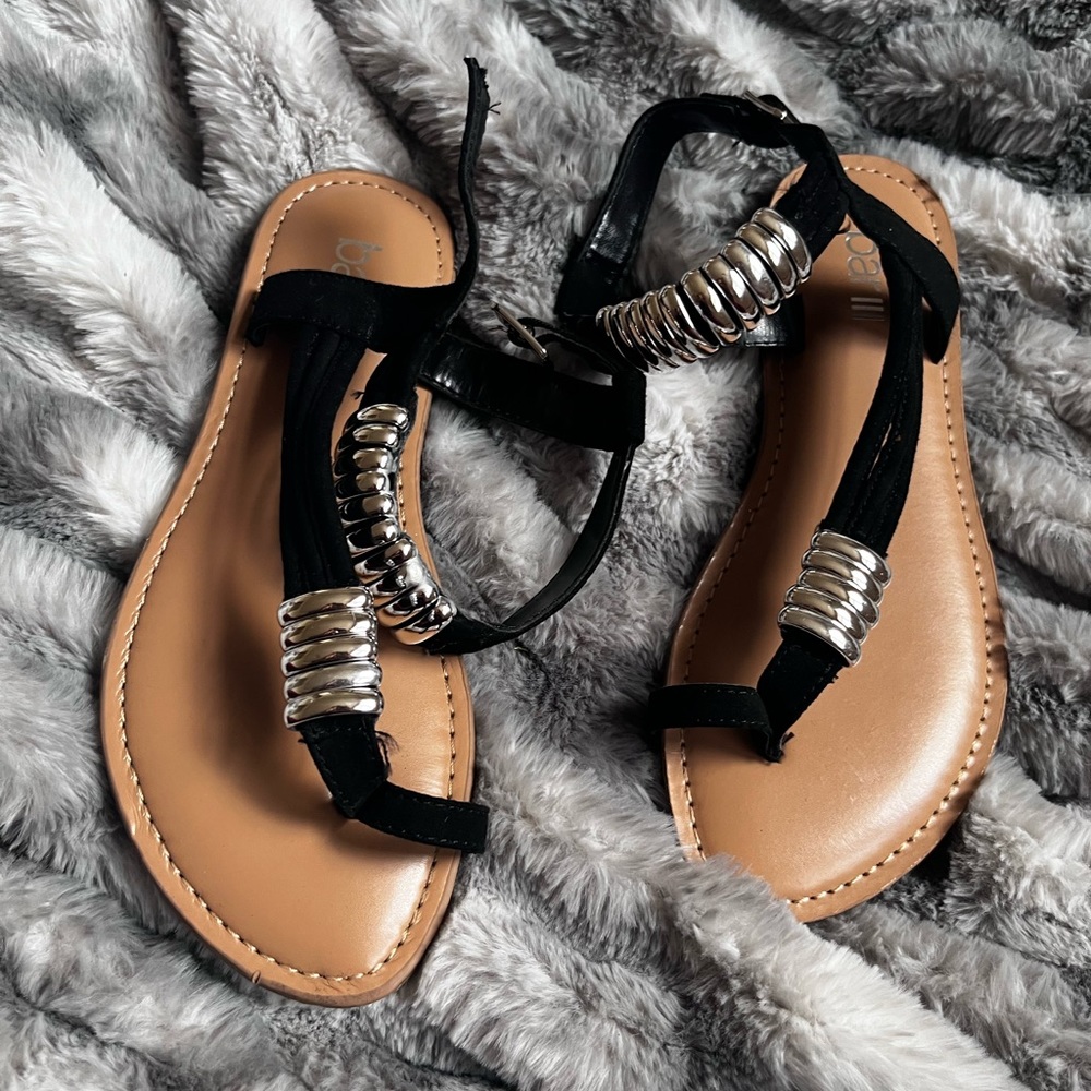 Bar III summer sandals Size 5 only worn once !!